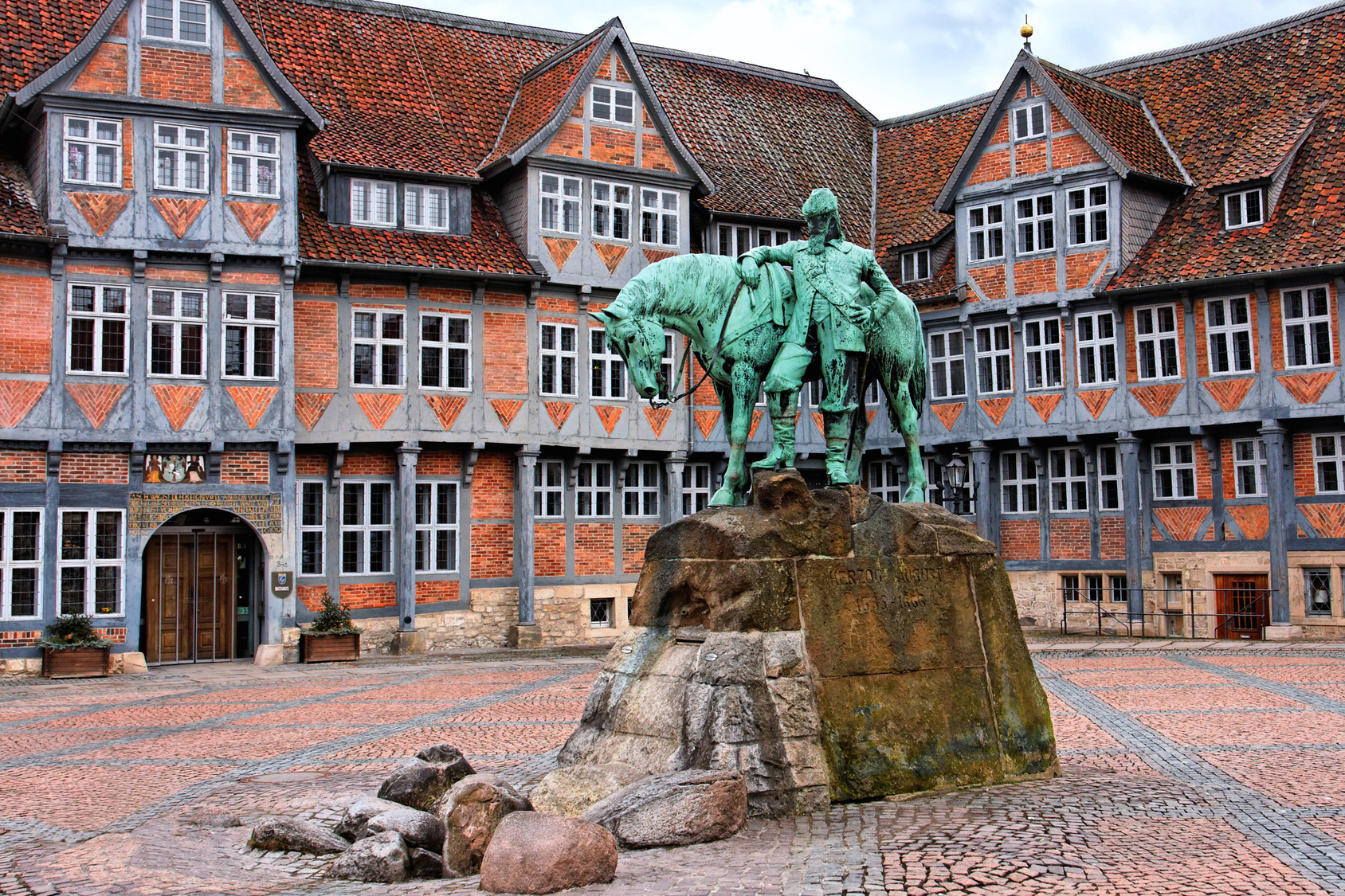 Herzog-August-Denkmal Wolfenbüttel; Privatdetektiv Wolfenbüttel, Detektei Wolfenbüttel, Detektiv Wolfenbüttel, Privatdetektei Wolfenbüttel